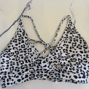 SHEIN Black and White Patterned Sports Bra
